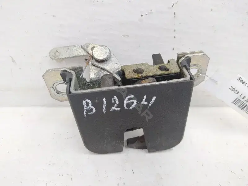 Замок крышки багажника 6L6827505A