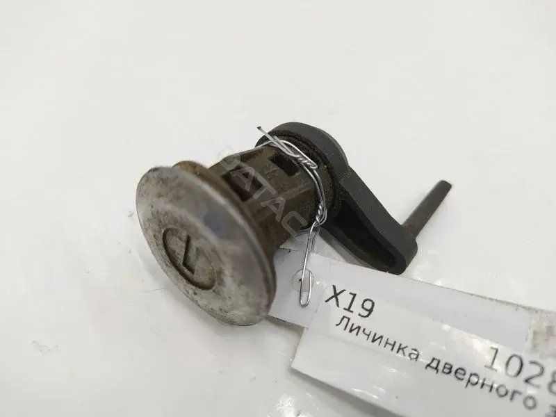 Личинка замка двери 10285833