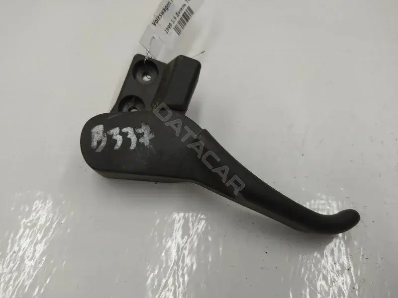 Ручка открывания капота 3B1823533