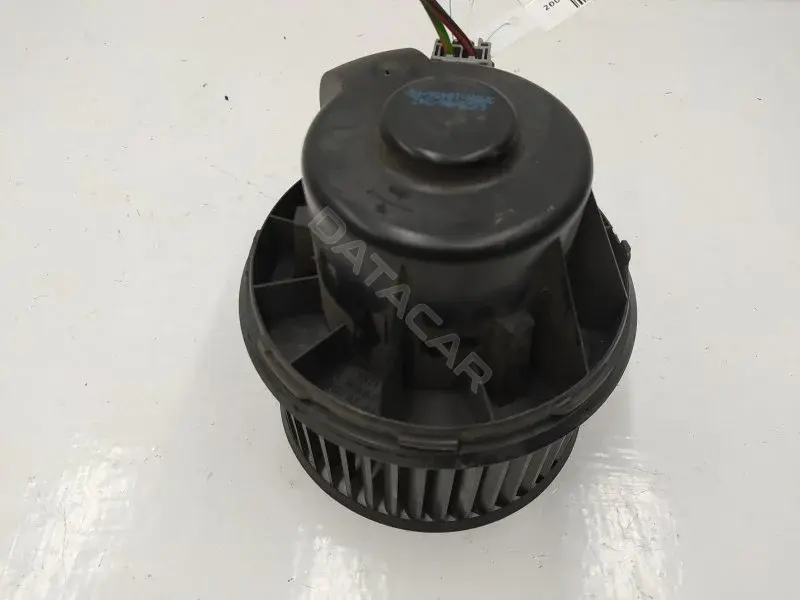 Моторчик печки 3M5H18456AD