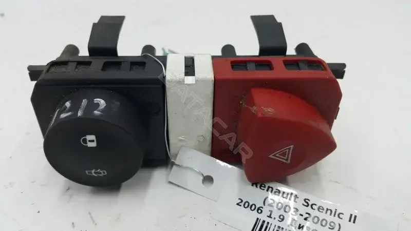 Кнопка аварийки 8200407415