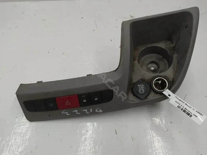 Кнопка аварийки 7354213580