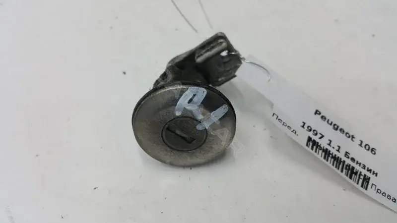 Личинка замка двери 10270156
