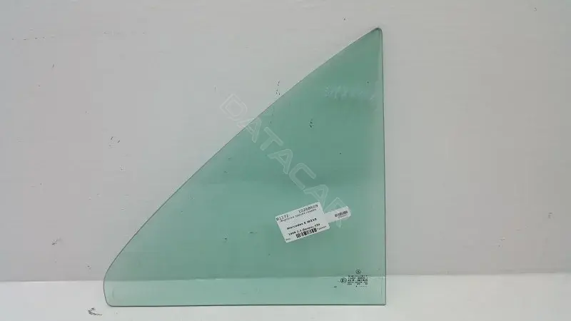 Форточка задняя правая 10268609