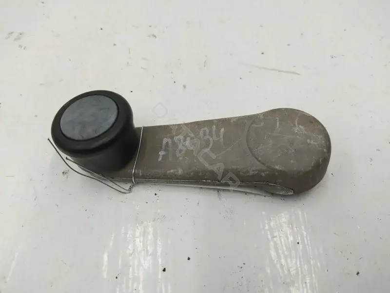 Ручка стеклоподъемника 443837581D