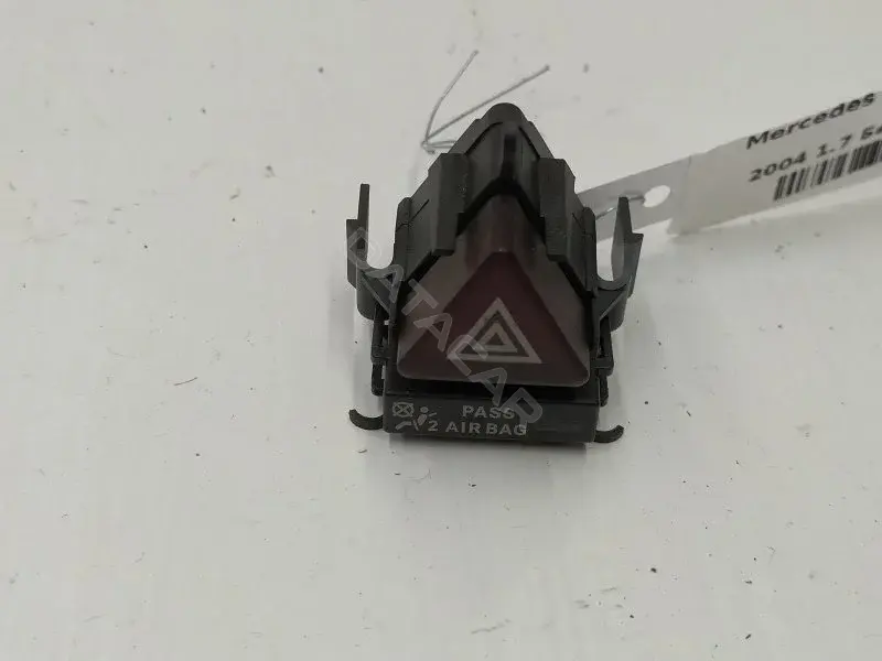 Кнопка аварийки 1698203610