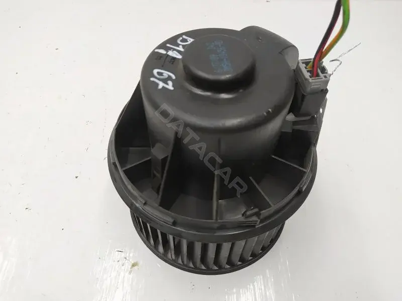Моторчик печки 3M5H18456AD