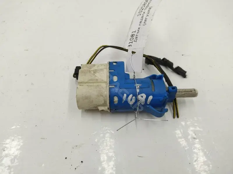Датчик стоп сигнала 3M5T9C812AB