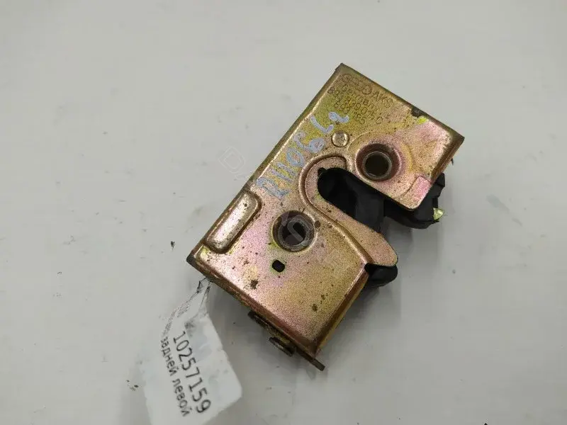 Замок двери 893839015C