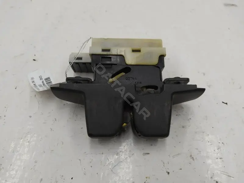 Замок крышки багажника 8200090484F