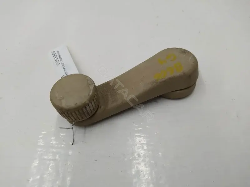 Ручка стеклоподъемника 1H0837581D
