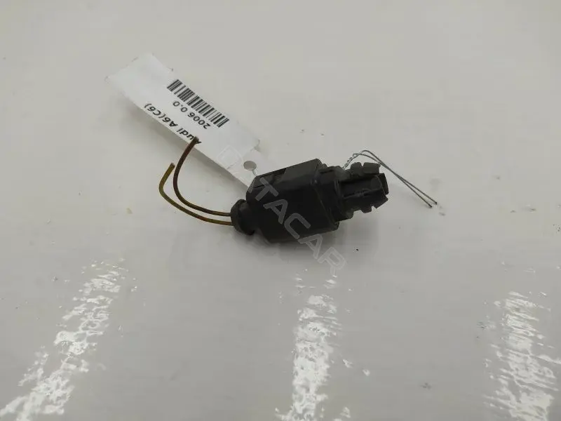 Датчик температуры охлаждающей жидкости 8Z0820535