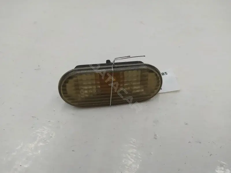 Повторитель передний 3B0949117C