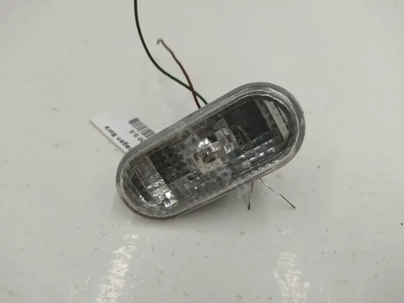 Повторитель передний 1J5949117A