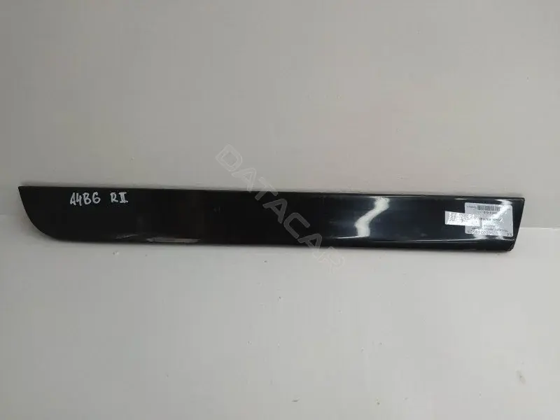 Молдинг двери 8E0853970E