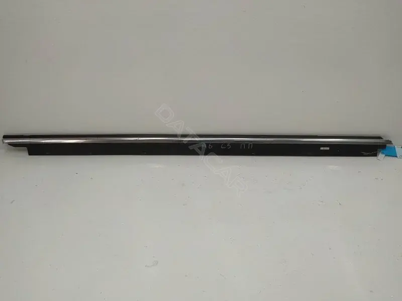 Молдинг двери 4B0853284C