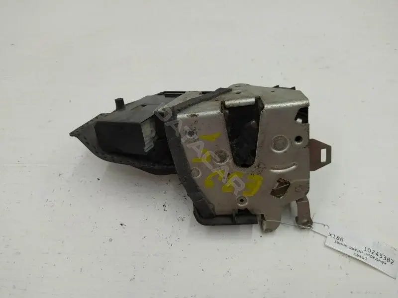 Замок двери 10245382