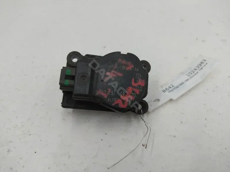 Мотор заслонки печки 4ЗUP19E616BB