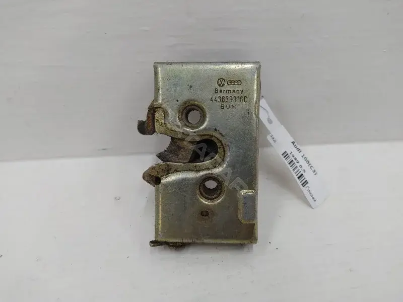 Замок двери 443839016C
