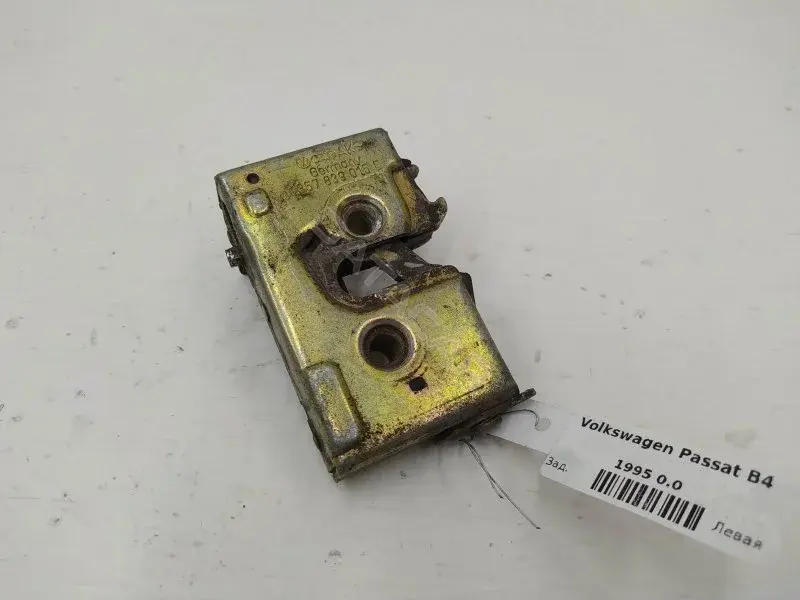 Замок двери 357839015D