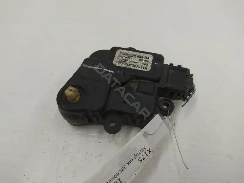 Мотор заслонки печки 7M3907511A