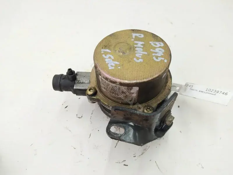 Вакуумный насос 8200399569