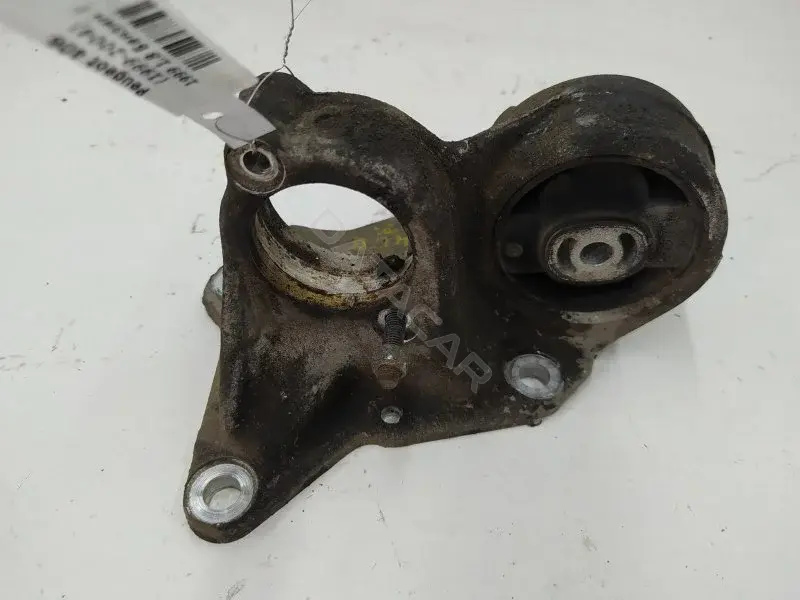 Кронштейн полуоси 96133053