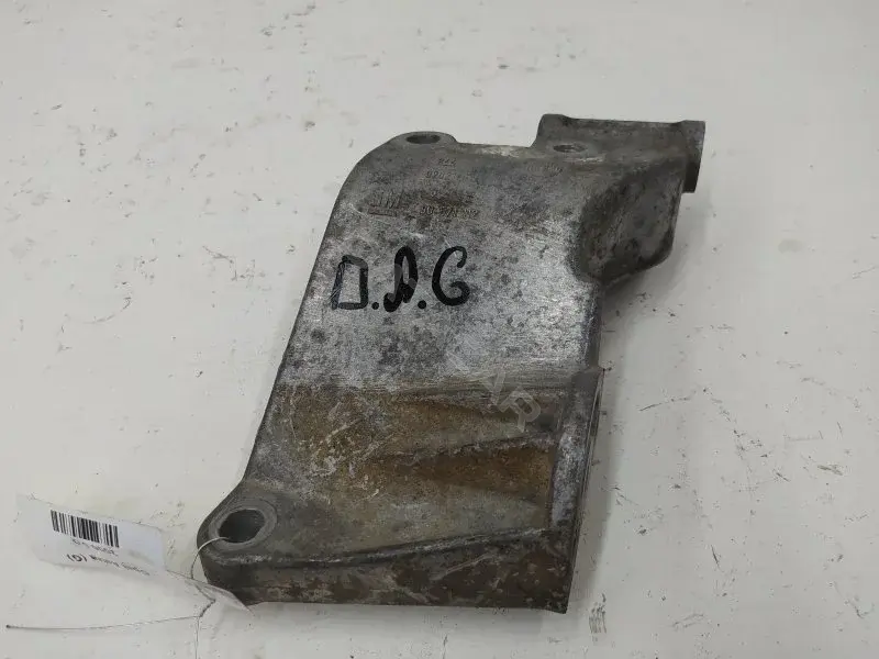 Кронштейн генератора 90571112