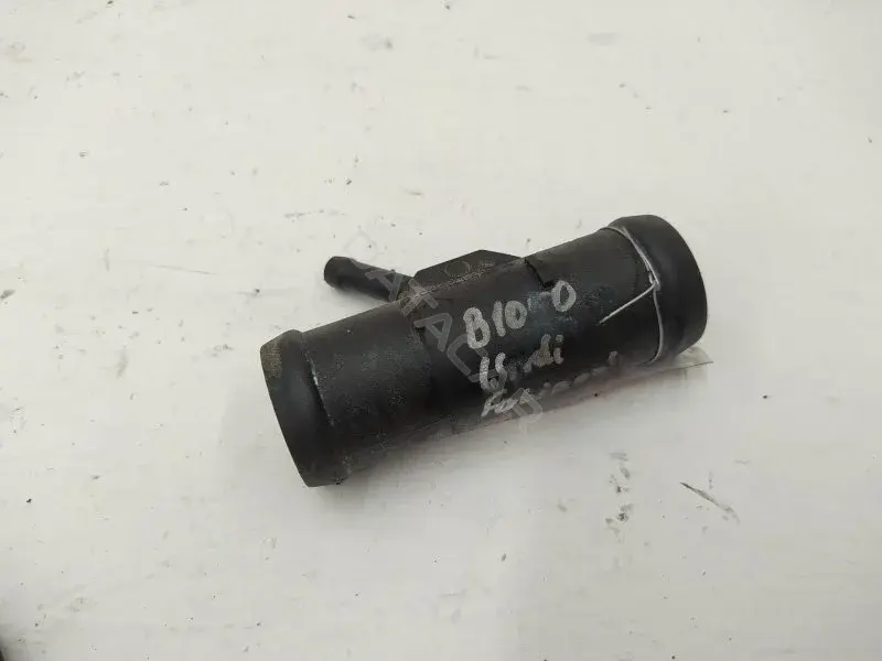 Фланец охлаждающей жидкости 1C0121438A