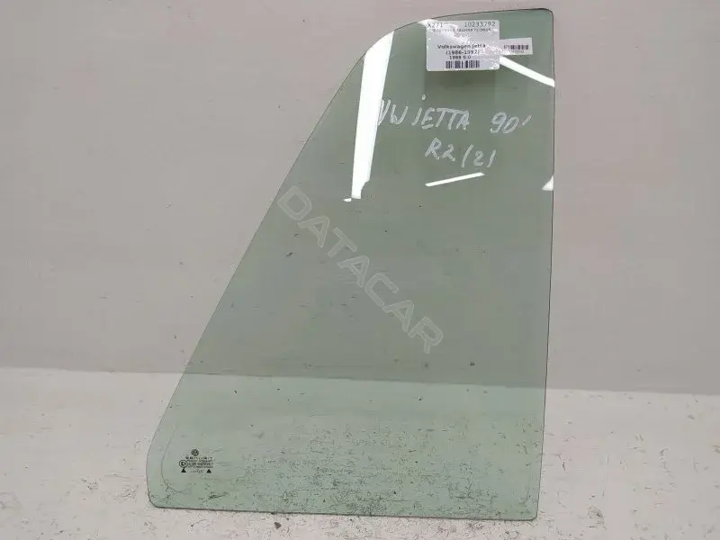 Форточка задняя правая 10233792