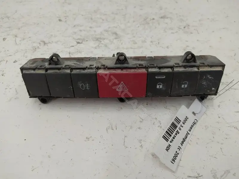 Кнопка аварийки 7354213580