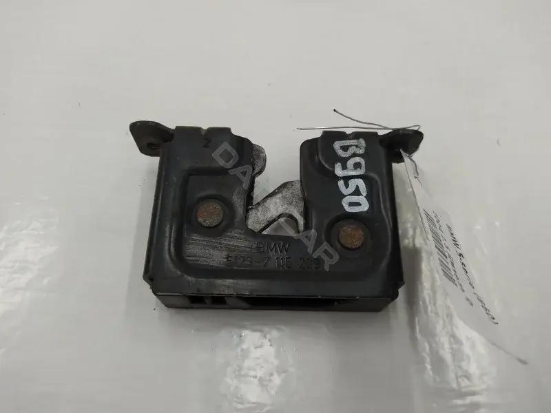 Замок капота 711522870087557115229