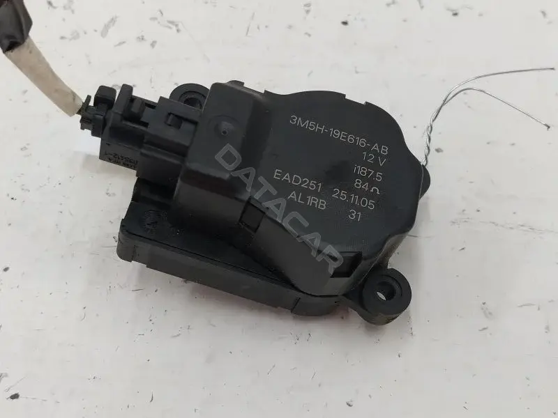 Мотор заслонки печки 3M5H19E616AB