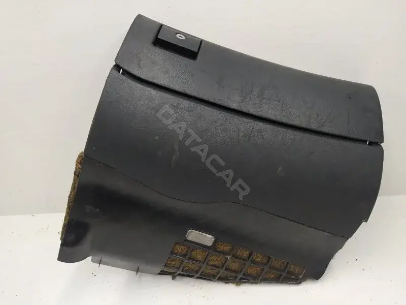 Бардачок 8D1857035D