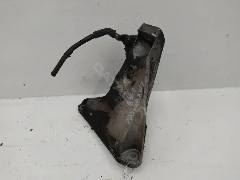 Кронштейн двигателя 8D0199308AG