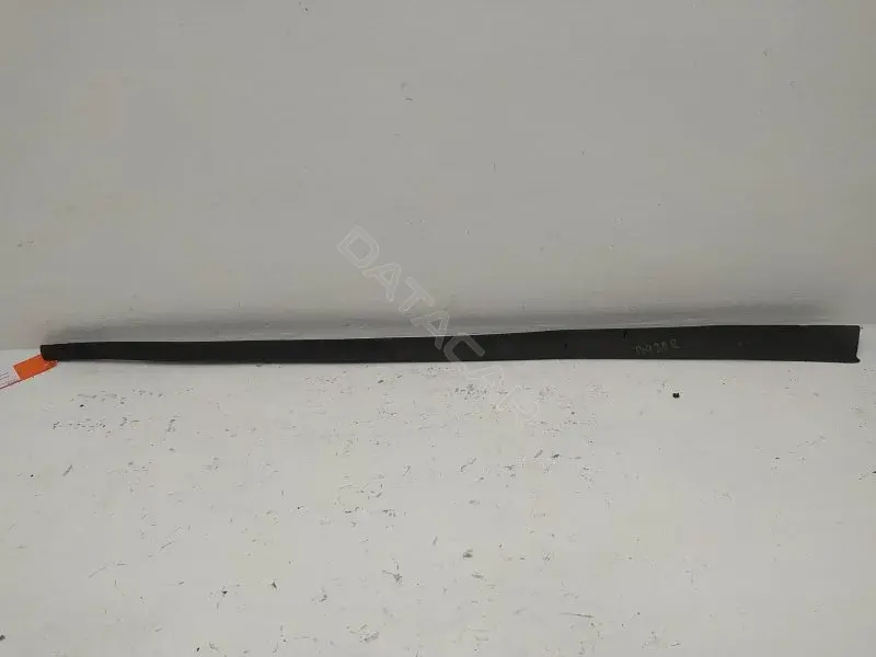 Молдинг лобового стекла A1686700208