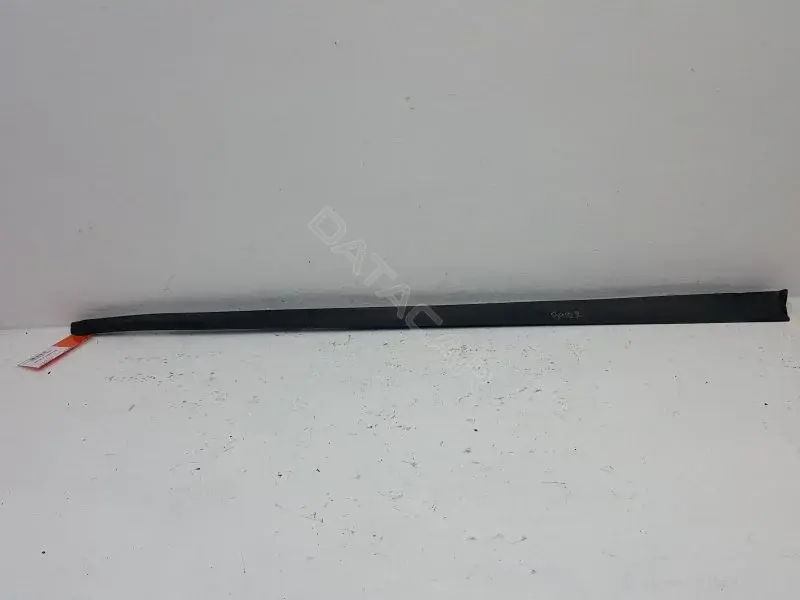 Молдинг лобового стекла A1686700208