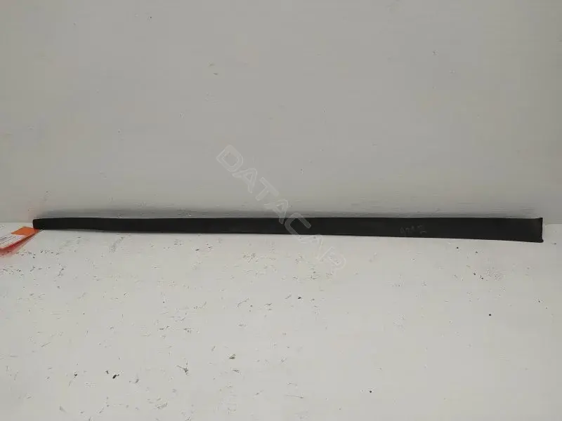 Молдинг лобового стекла A1686700208