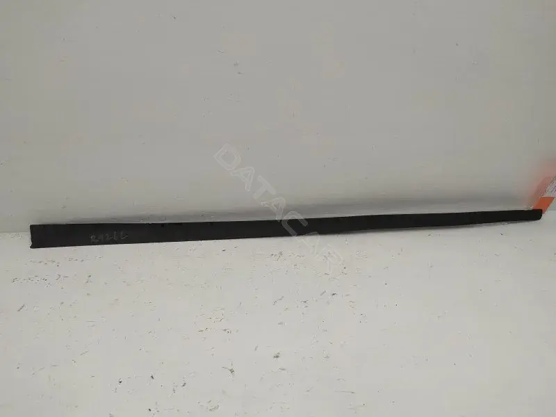 Молдинг лобового стекла A1686700108