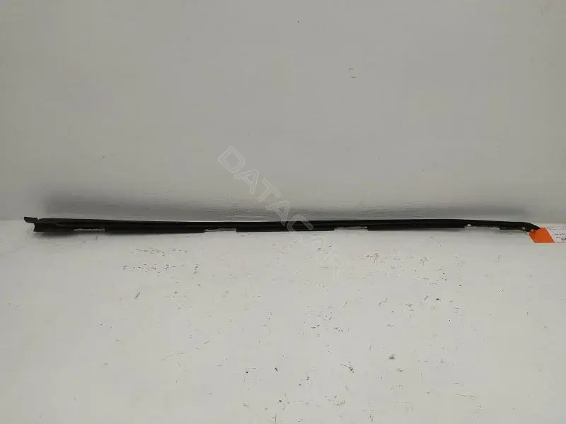 Молдинг лобового стекла A1686700208