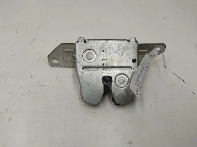 Замок крышки багажника A1687400336
