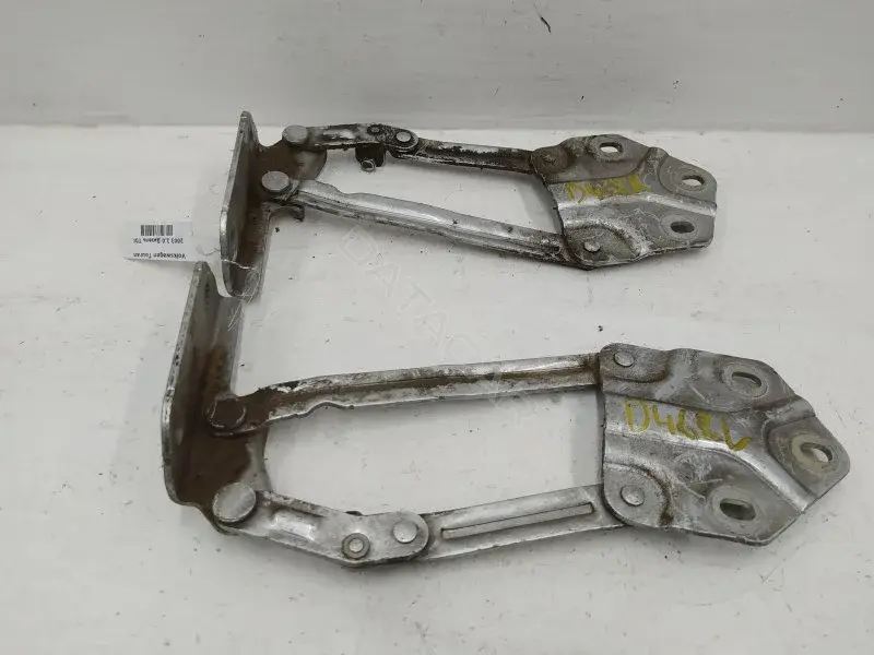 Петля капота 1T08233011T0823302