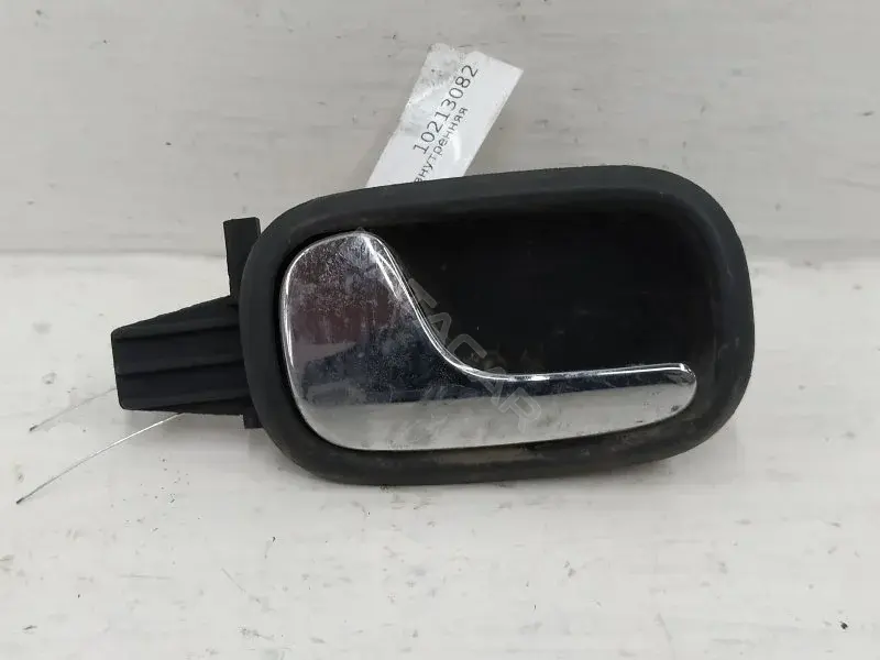 Ручка двери 8D0839019