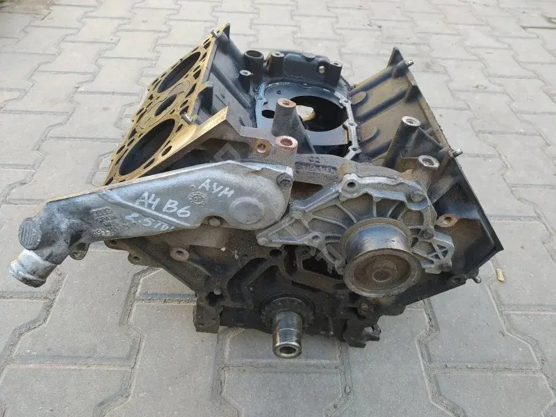 Блок цилиндров AYM