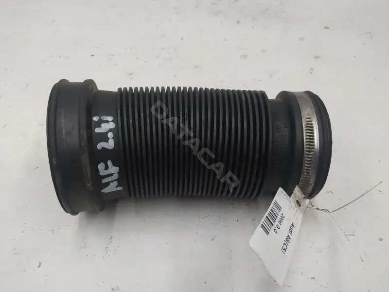 Патрубок воздушный 8D0129627