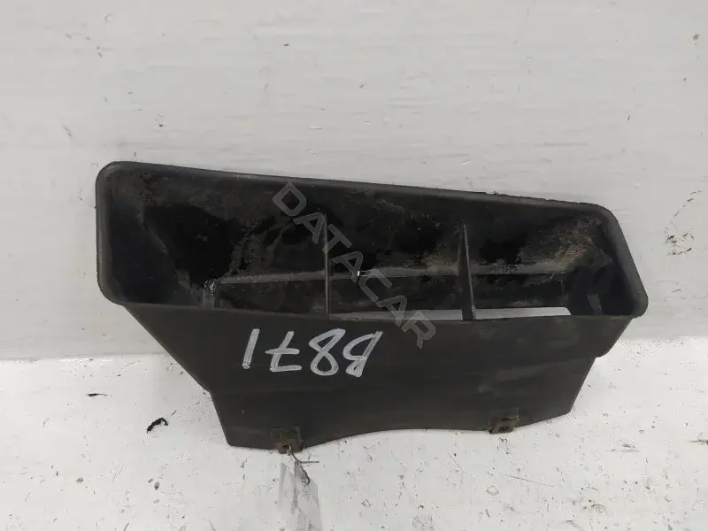 Воздухозаборник 4B0129617D