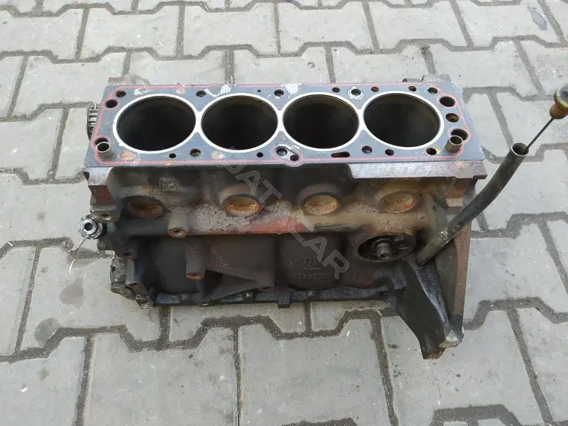 Блок цилиндров 16XEL