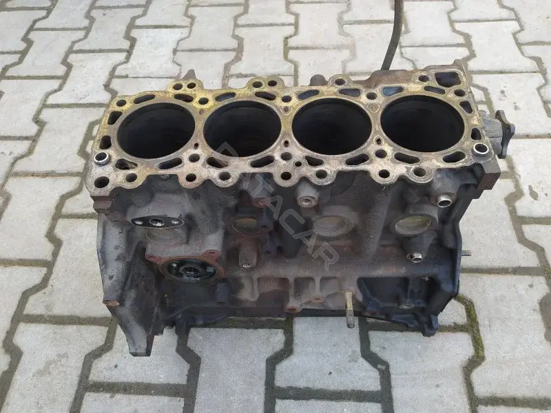 Блок цилиндров YD22