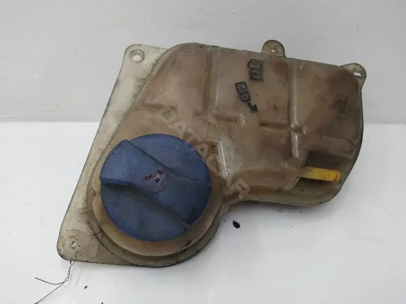 Расширительный бачок 8D0121403L
