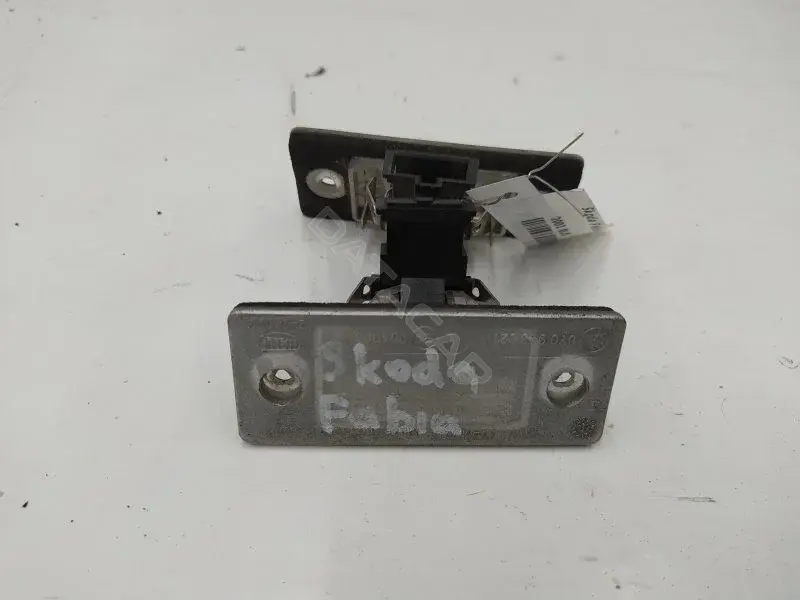 Фонарь подсветки номерного знака 6Y0943021